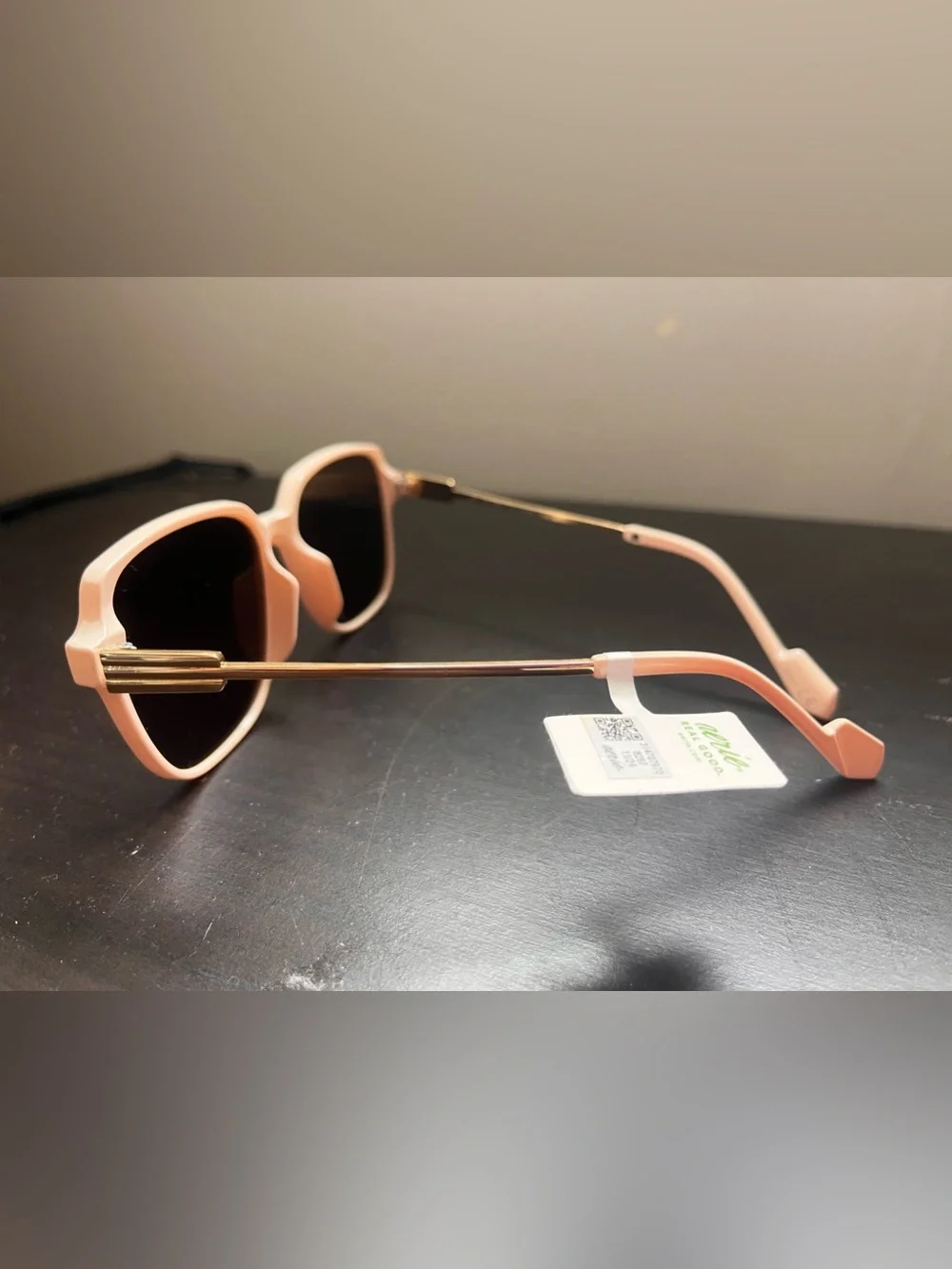 Brand New Women’s Pink Aerie Sunglasses – Tags Attached